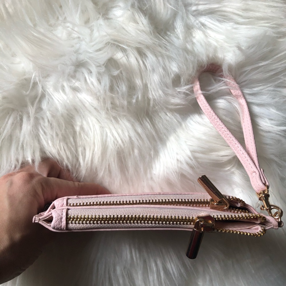 Pink wristlet - Picture 3 of 6